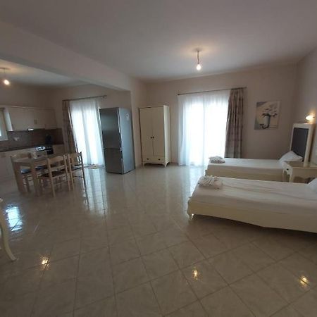 Konstantinos Apartments Ammoudia Luaran gambar