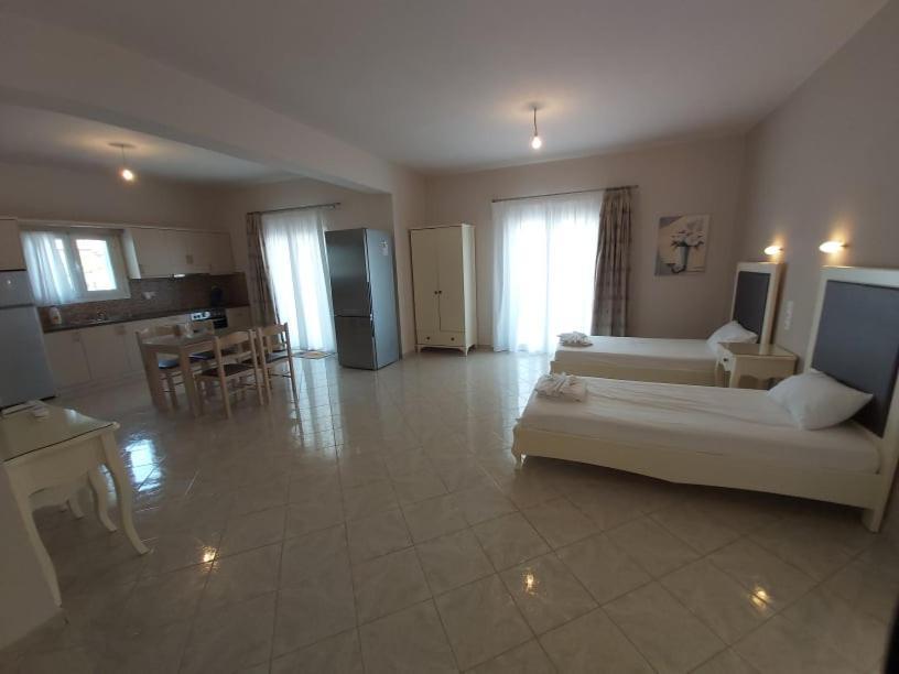 Konstantinos Apartments Ammoudia Luaran gambar