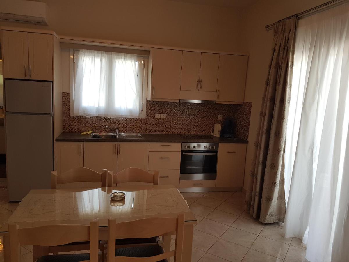 Konstantinos Apartments Ammoudia Luaran gambar