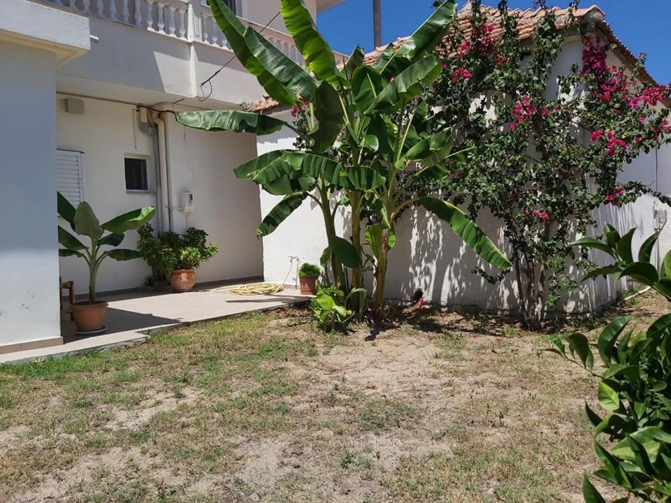 Konstantinos Apartments Ammoudia Luaran gambar