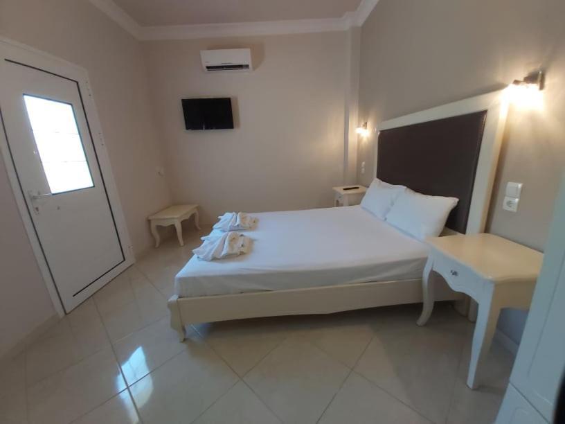 Konstantinos Apartments Ammoudia Luaran gambar