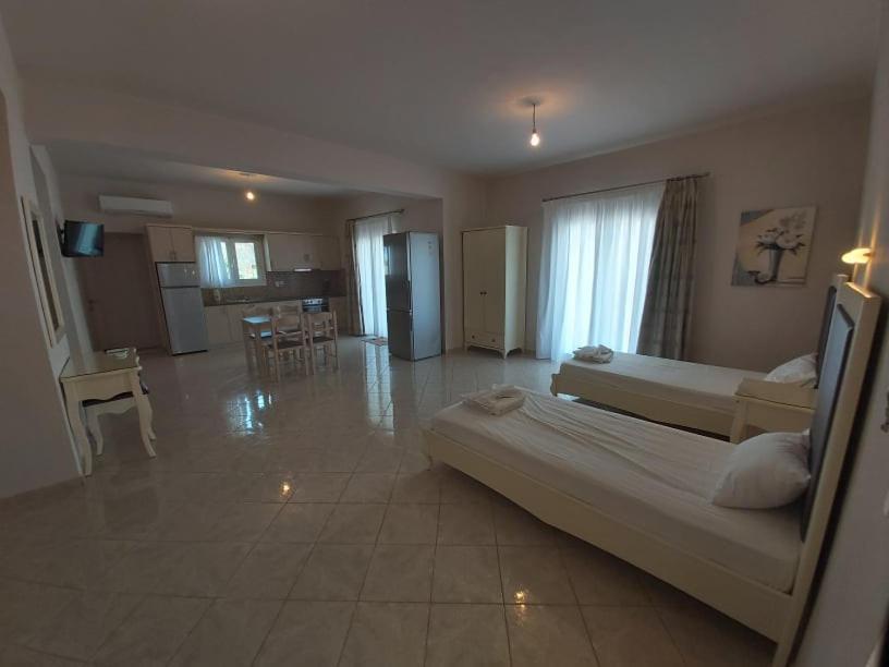 Konstantinos Apartments Ammoudia Luaran gambar