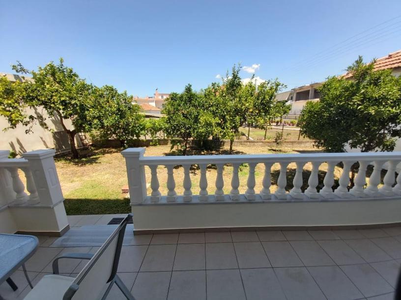 Konstantinos Apartments Ammoudia Luaran gambar