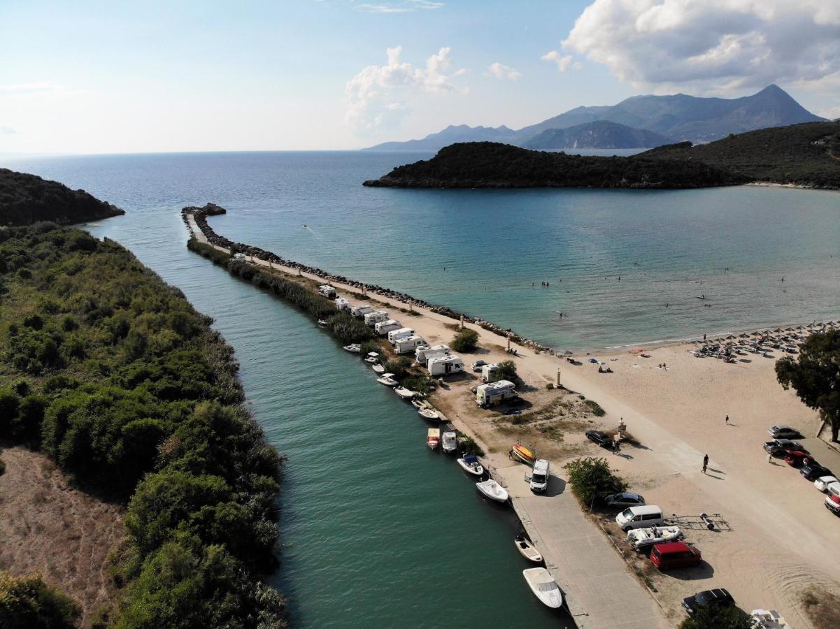 Konstantinos Apartments Ammoudia Luaran gambar