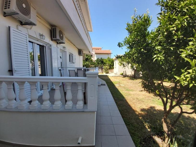 Konstantinos Apartments Ammoudia Luaran gambar