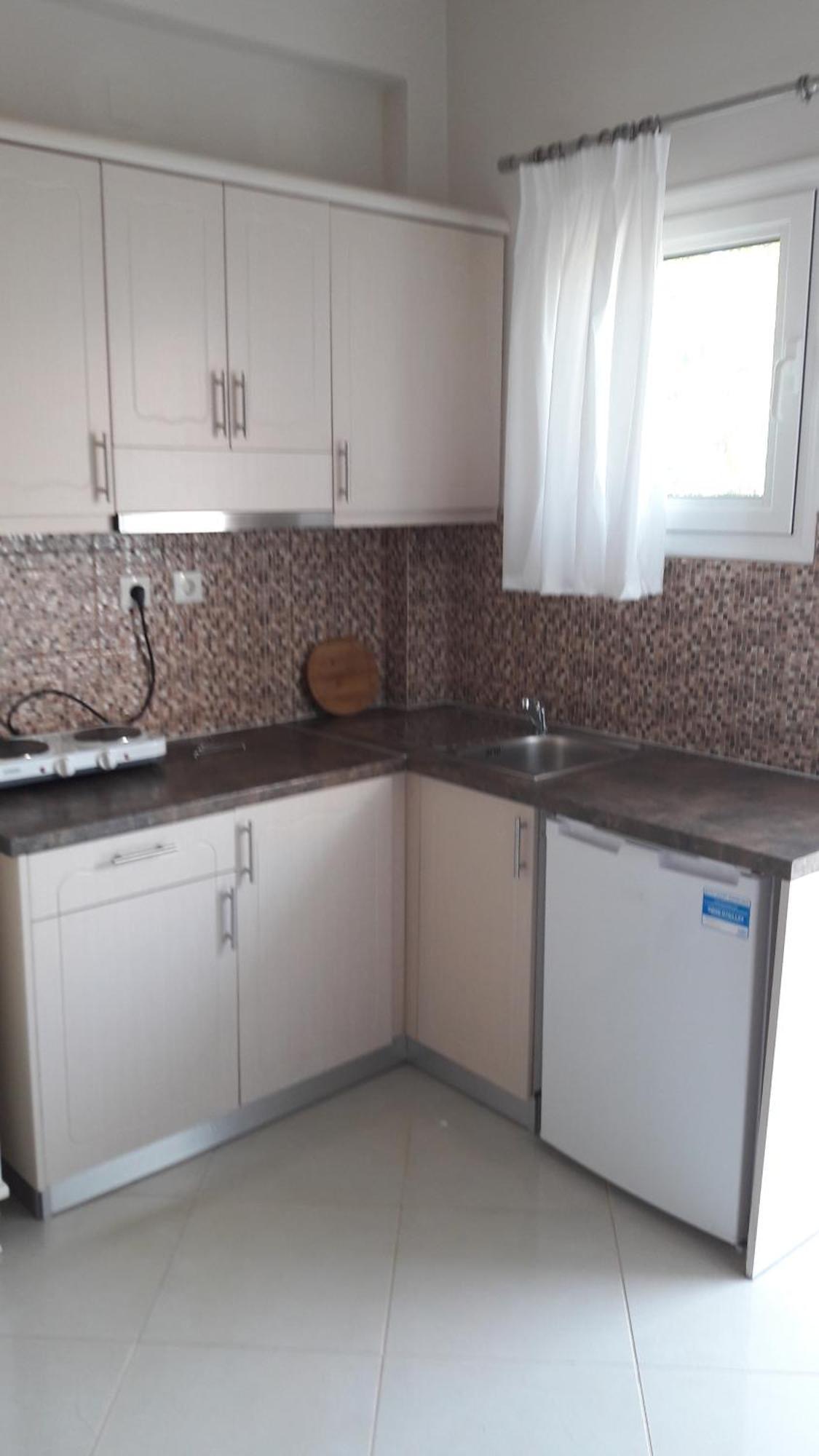 Konstantinos Apartments Ammoudia Bilik gambar