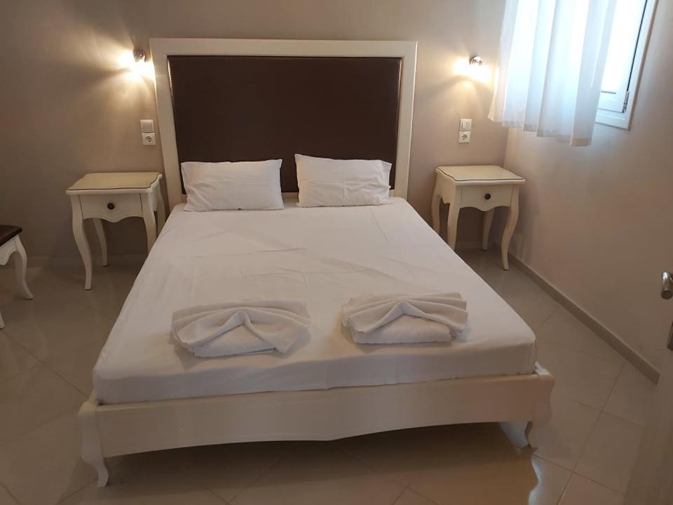 Konstantinos Apartments Ammoudia Bilik gambar