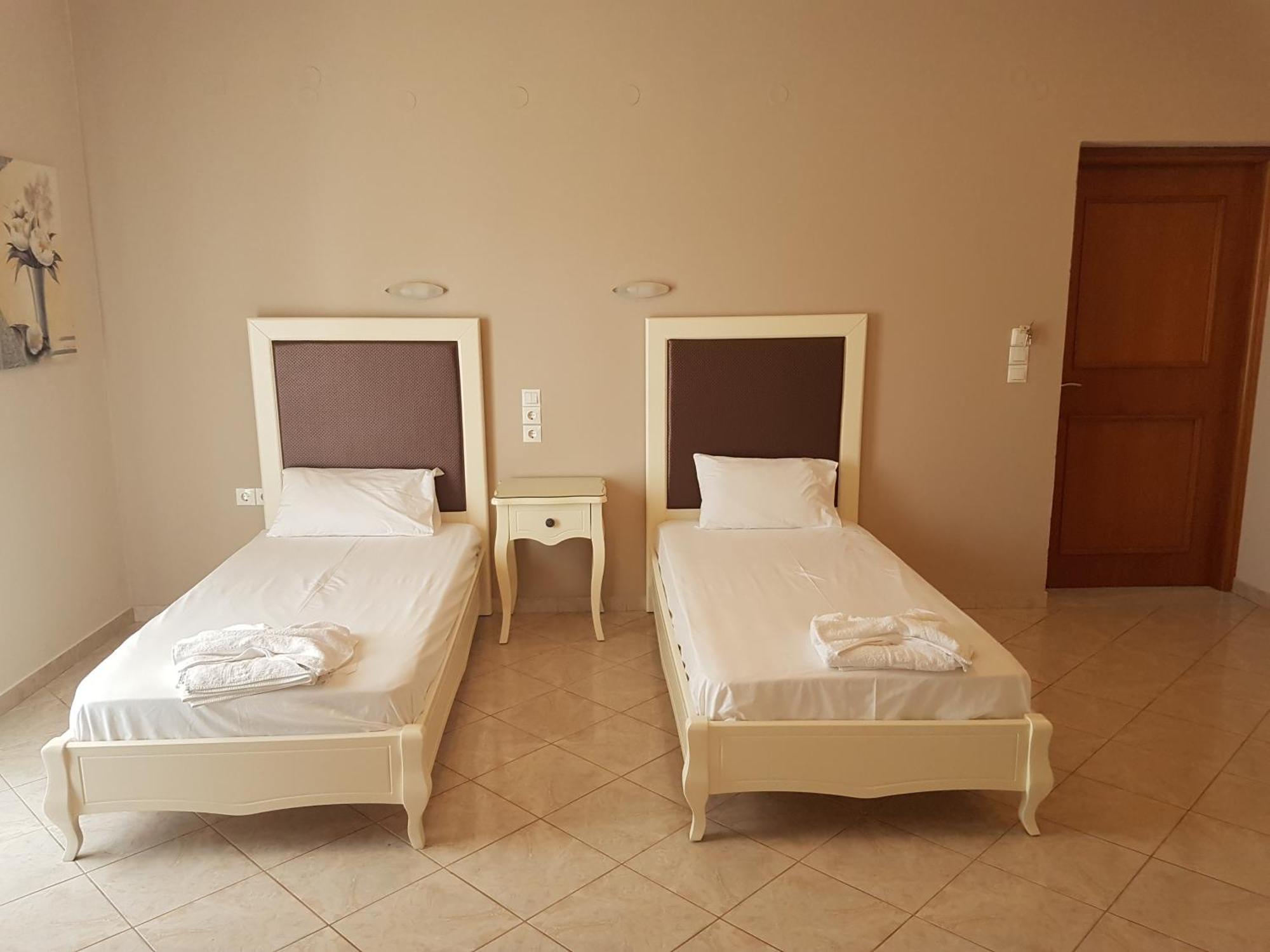 Konstantinos Apartments Ammoudia Bilik gambar
